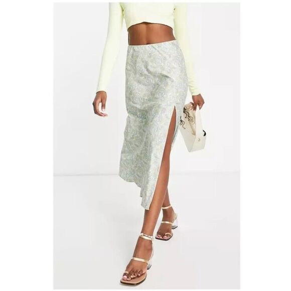 ASOS Miss Selfridge Green Paisley Satin Midi Skirt Slit Elastic Waist Size 8 NEW - Picture 1 of 7